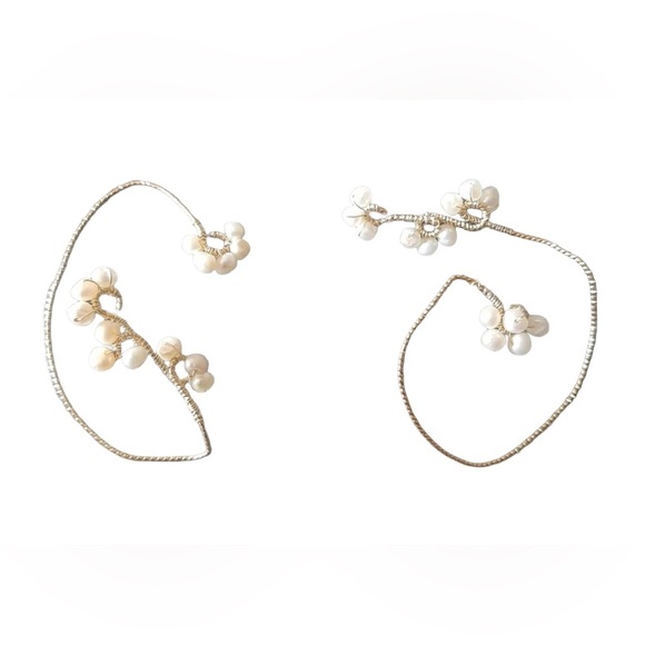 Silver & White Floral Earrings Vine – 🎉 $5 Finds – Clearance Section 🎉 - Picture 1 of 2